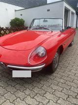 Alfa Romeo Spider 1600 Duetto - aus 1967: Cabrio