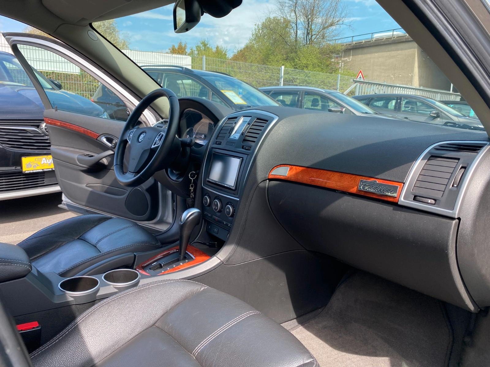 Cadillac BLS Leder Xenon. Allwetter TÜV