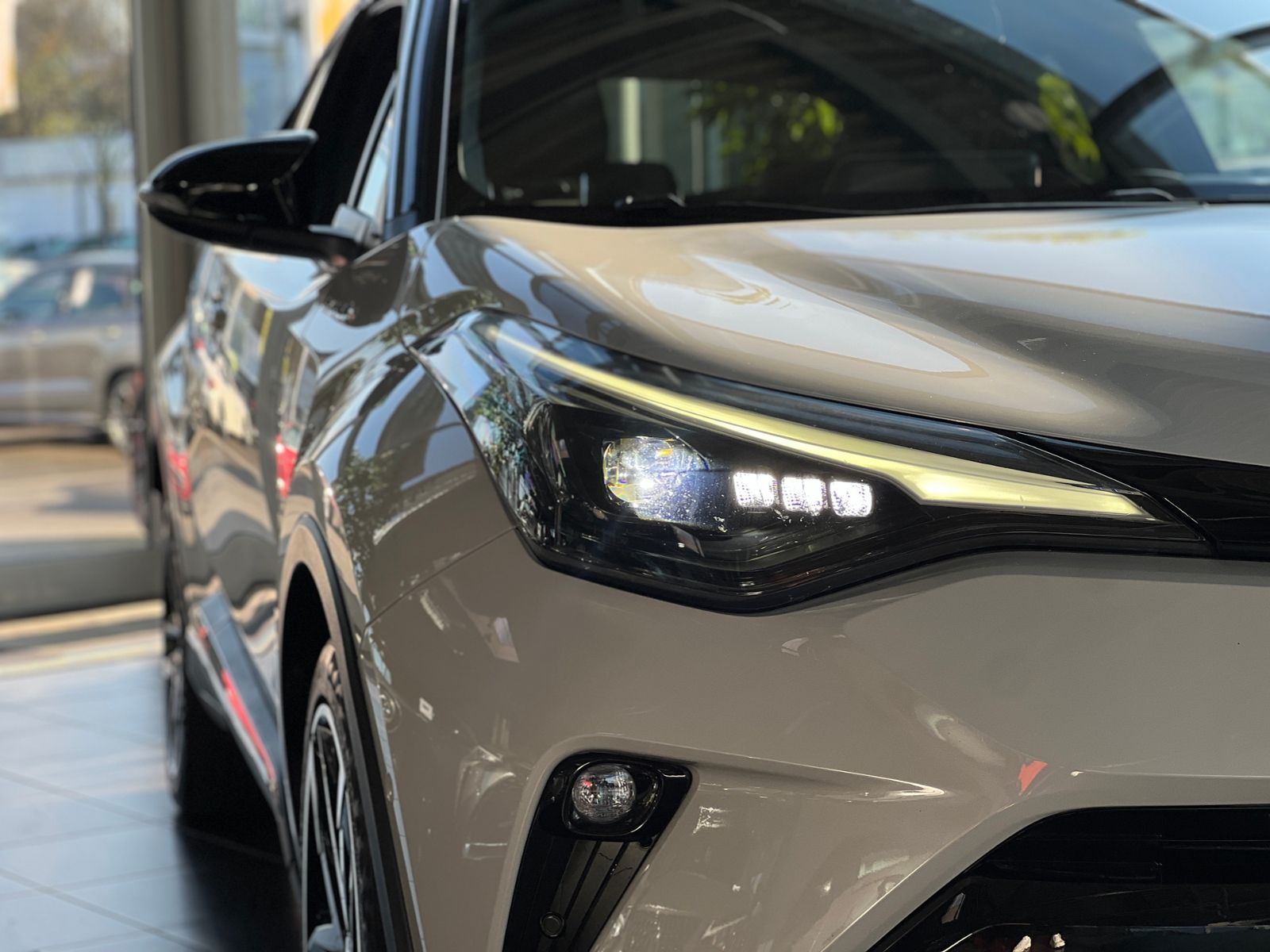 Fahrzeugabbildung Toyota C-HR Hybrid GR Sport AHK LED NAV SHZ ALU