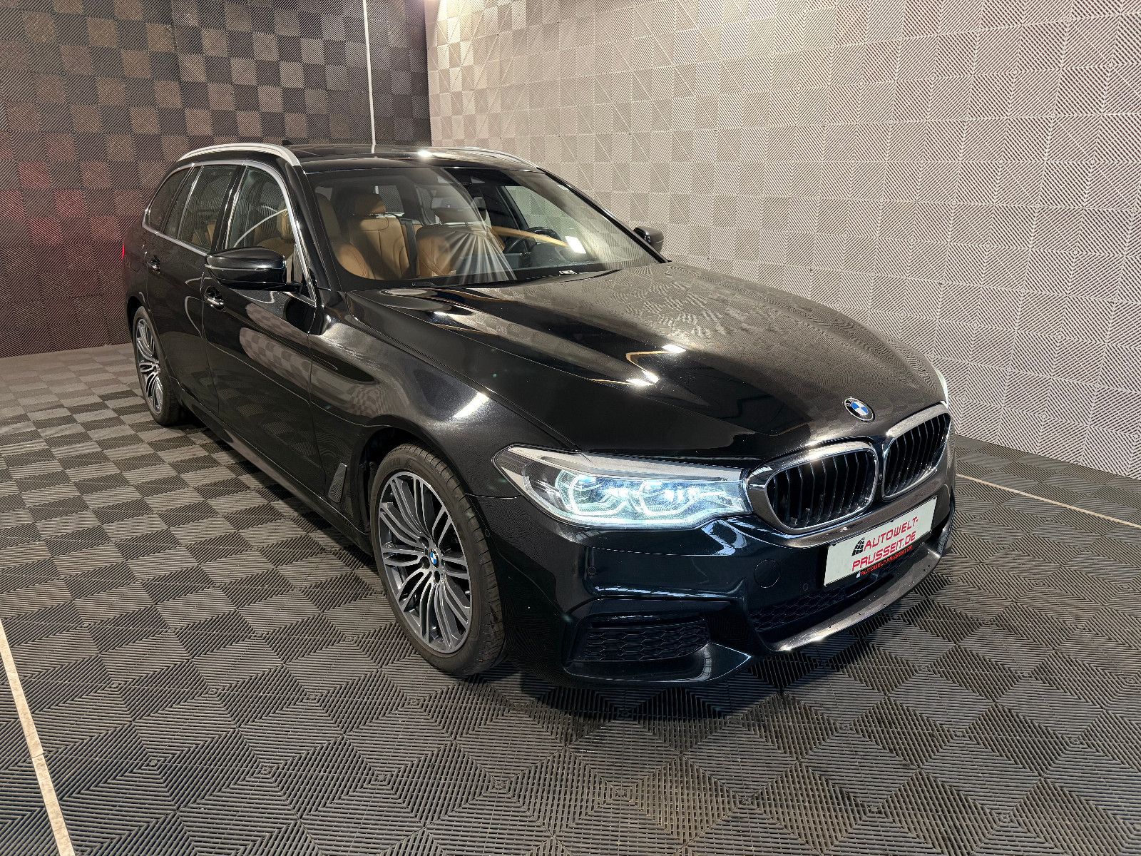 Gebrauchtwagen BMW 530 530d T xDr.*M SPORT*360°-ACC-PANO-ST.HZ-HUD-H&K in Horb am Neckar