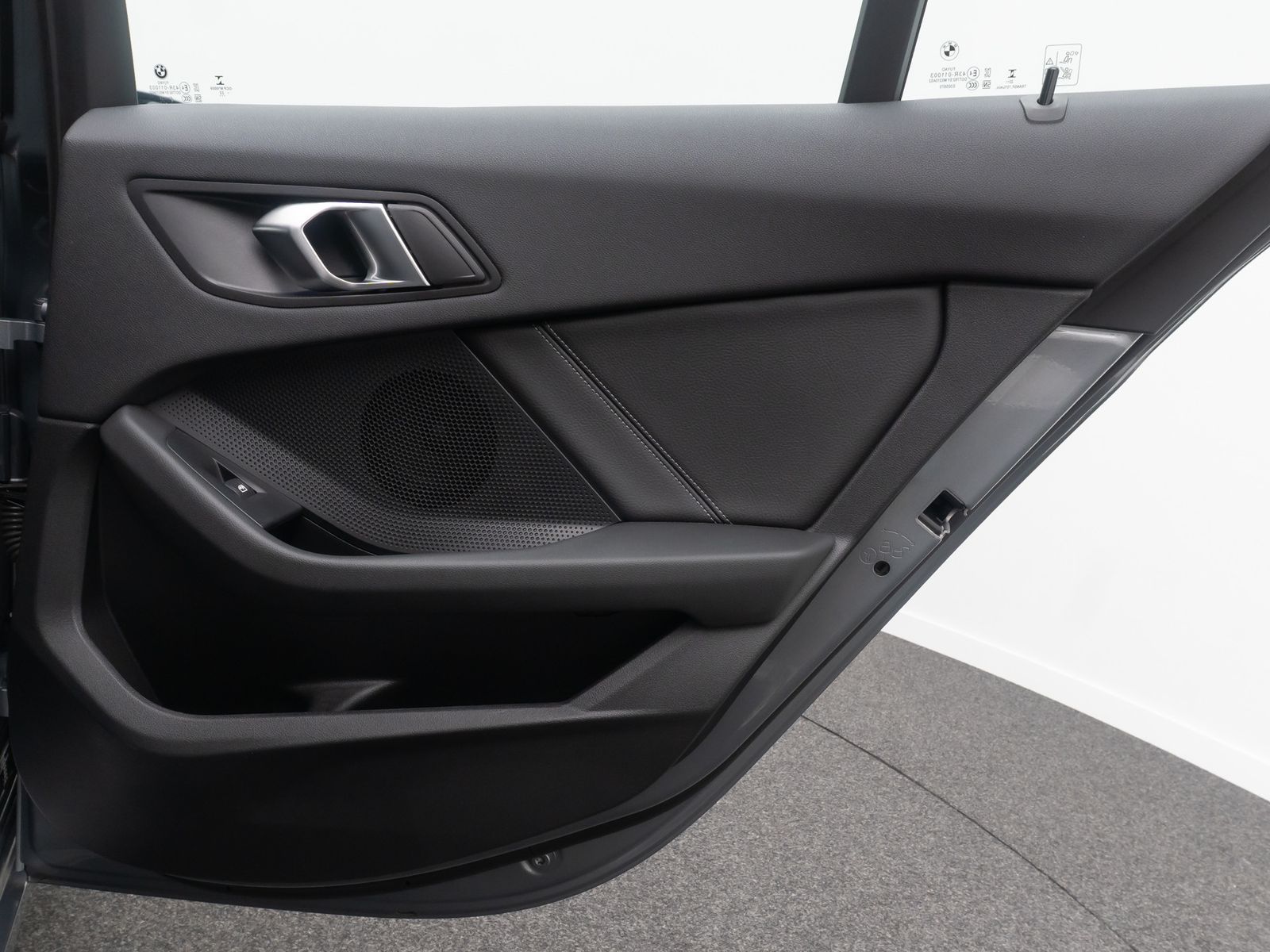 Fahrzeugabbildung BMW 120i Sport Line DAB Kamera AHK LED DriveAss WLAN
