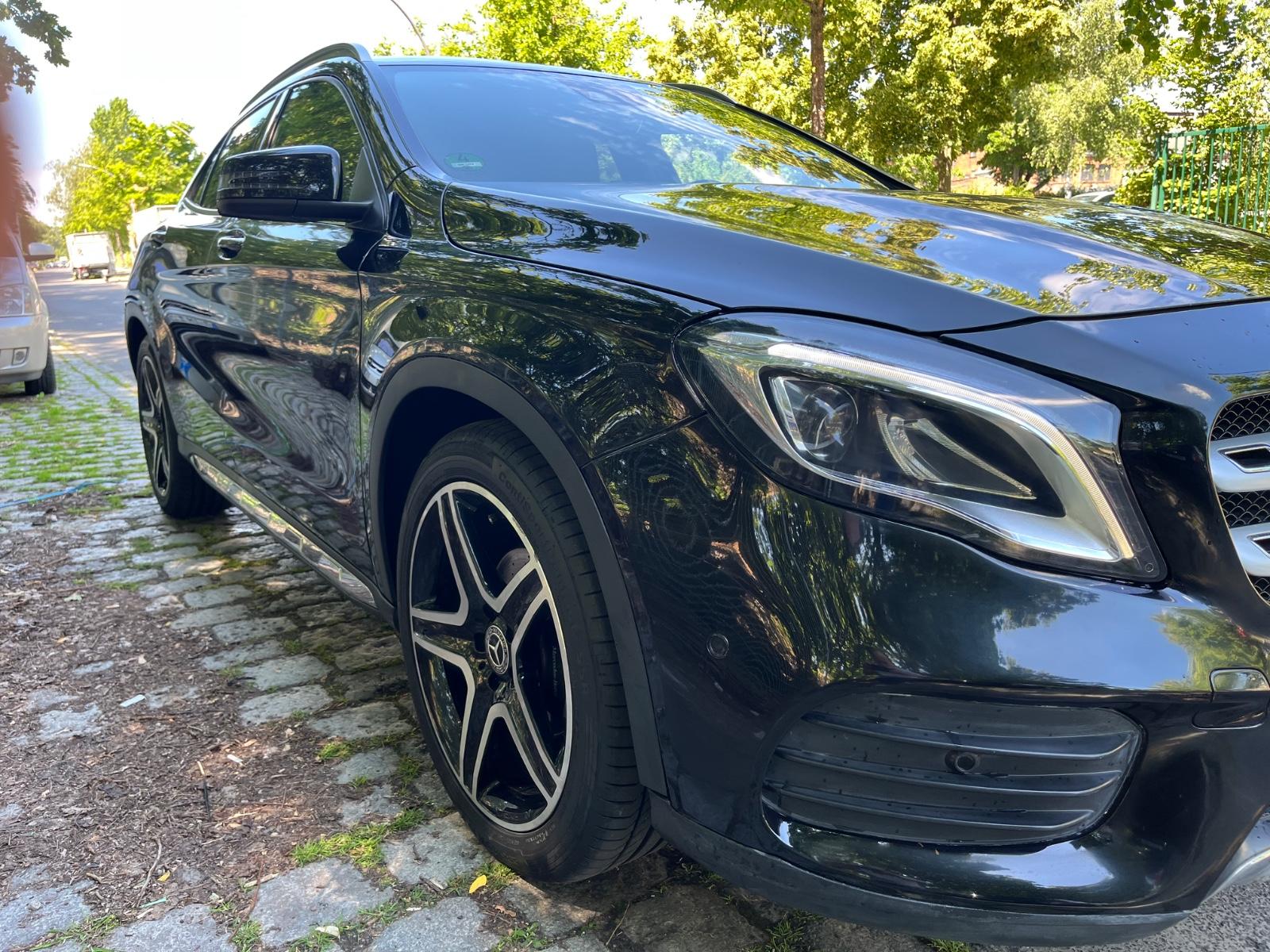 Mercedes-Benz AMG Line GLA 200