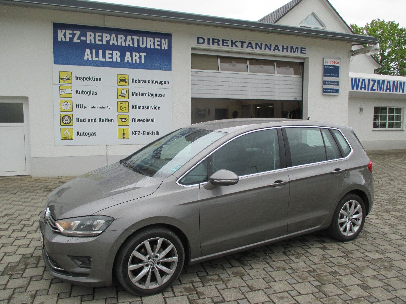 Volkswagen Golf - 1