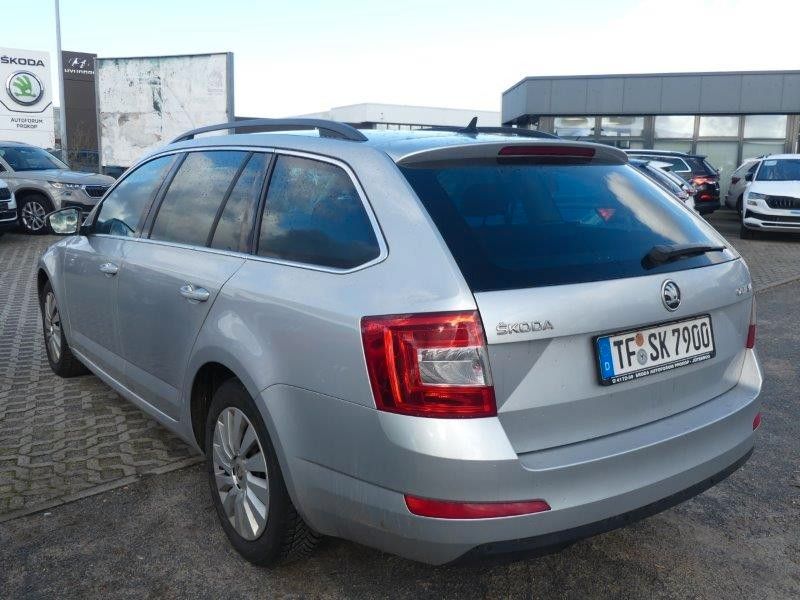 Fahrzeugabbildung SKODA Octavia 2.0 TDI DSG Style Combi*NAV*XEN*FSH*GRA*