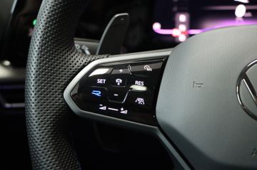 Volkswagen Golf VIII Lim. R 20 Years 4M Leder Pano