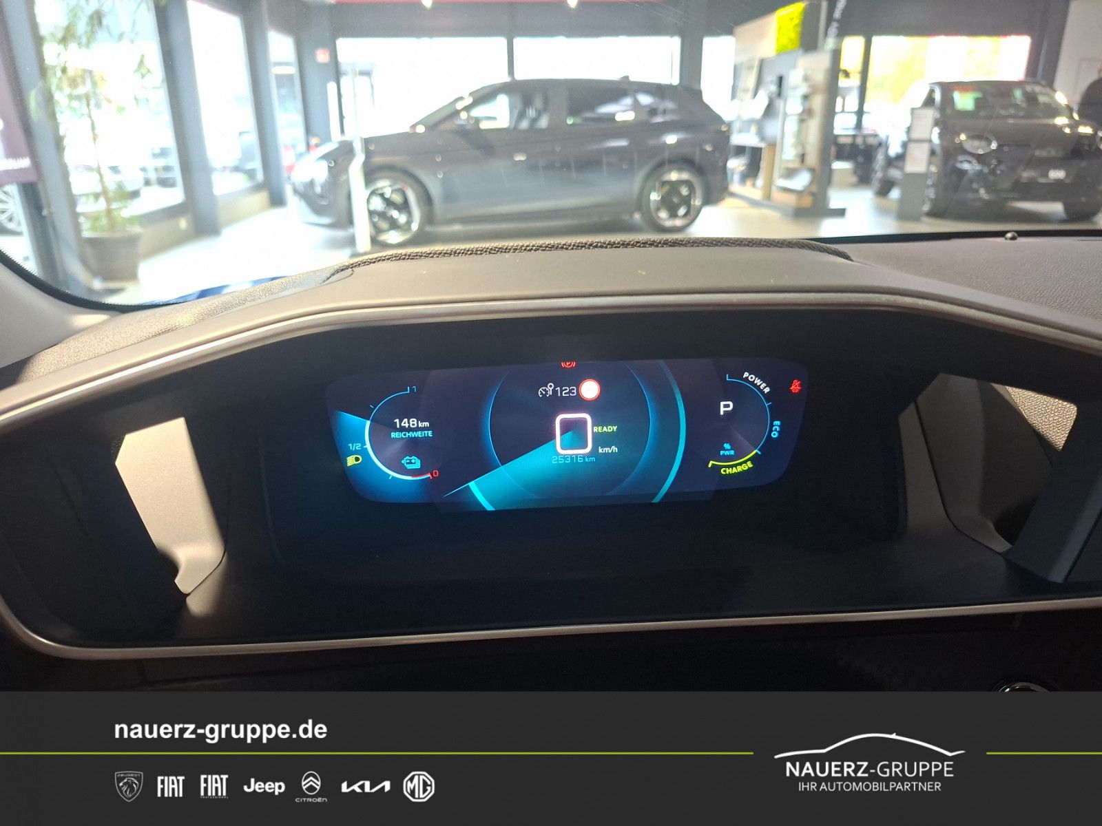 Fahrzeugabbildung Peugeot 208 e- Allure