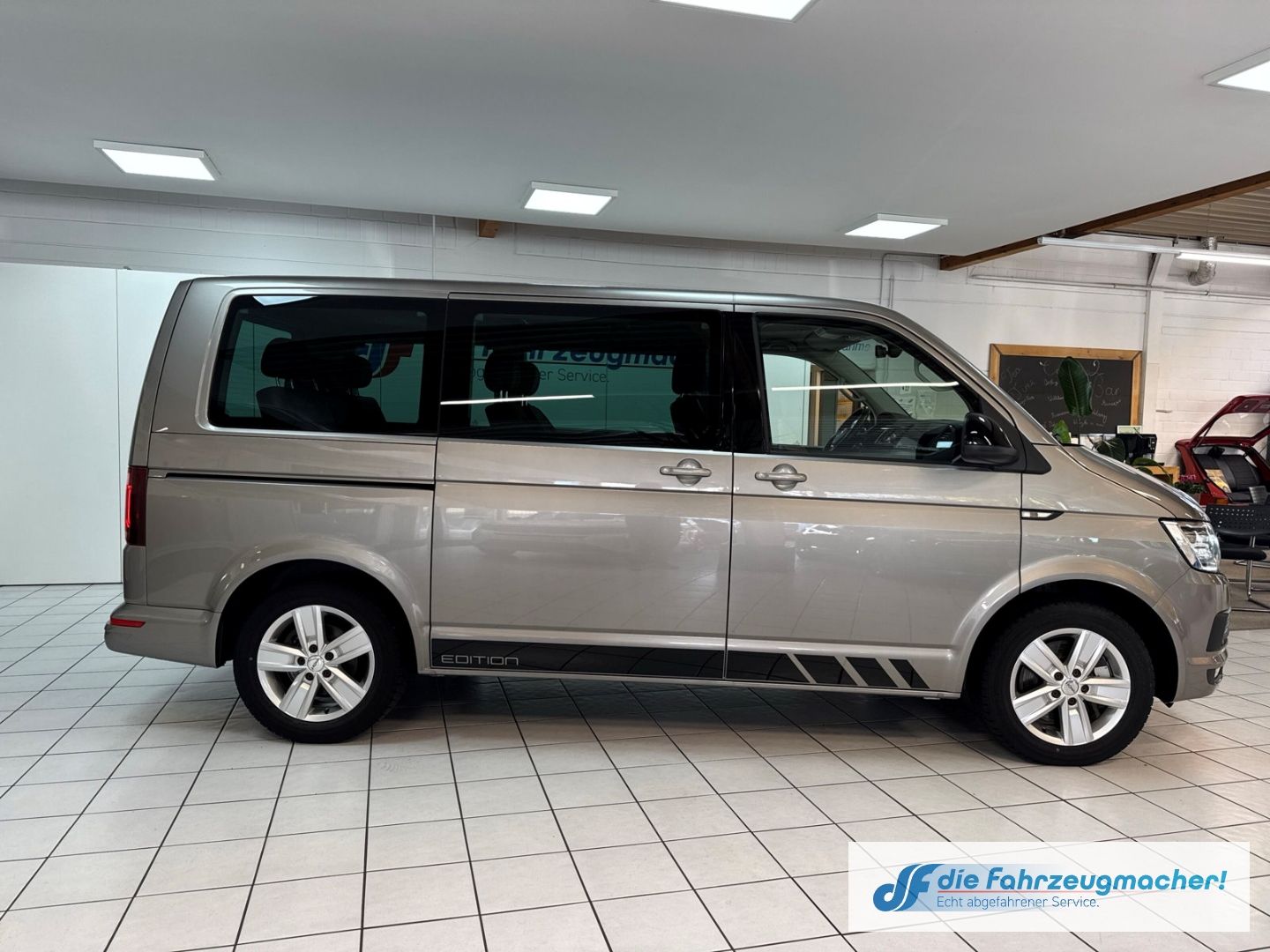 Fahrzeugabbildung Volkswagen T6 Multivan 4Motion Edition StandHZG Navi Leder
