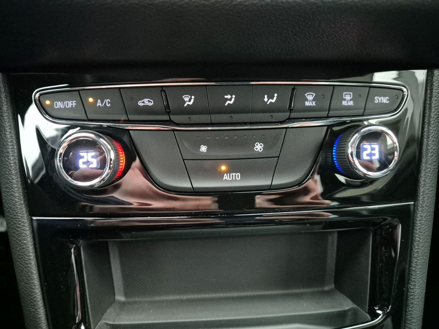 Fahrzeugabbildung Opel Astra K Elegance Start Stop EU6d ASTRA Turbo 1.2