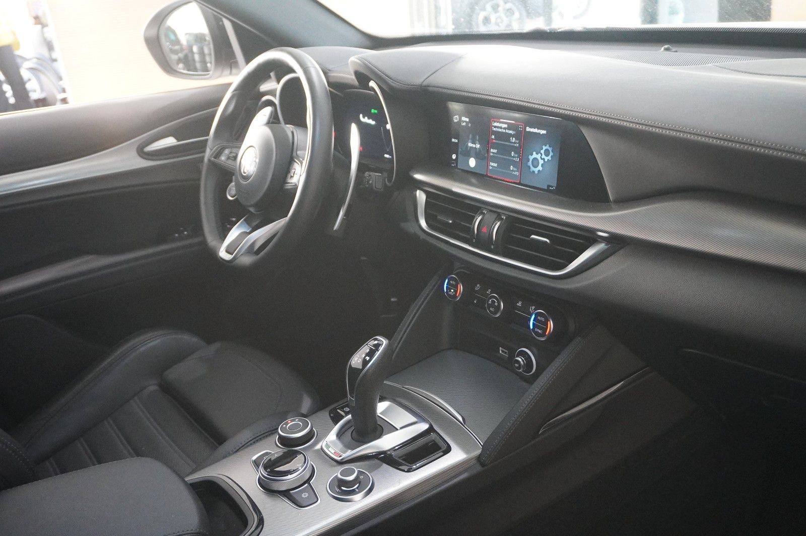 Fahrzeugabbildung Alfa Romeo Stelvio 2.2D VELOCE Q4 NAVI/LED/KAMERA/MATRIX/SH