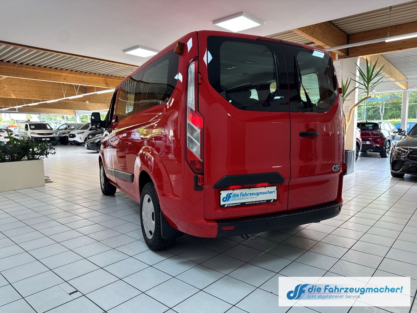 Fahrzeugabbildung Ford Transit Custom 320 L1 Trend 2.0 TDCi 9-sitzer *K