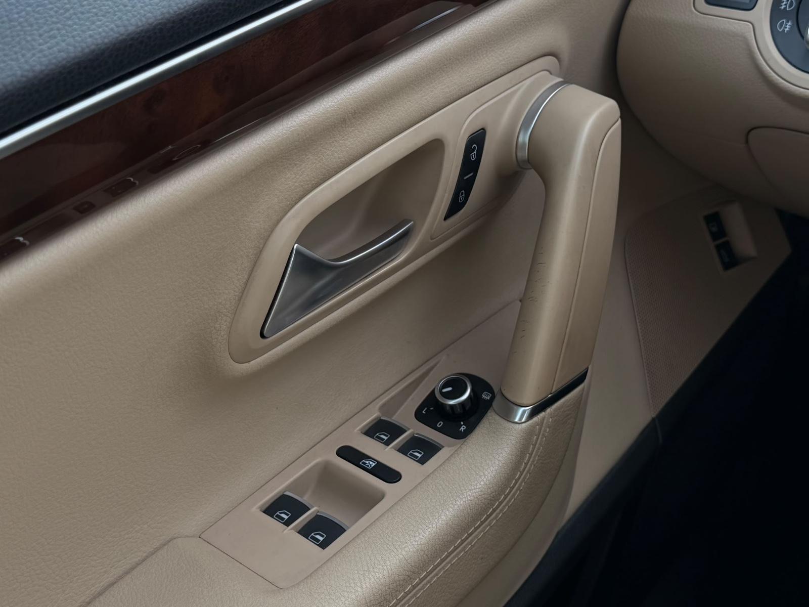 VOLKSWAGEN CC V6 3.6 299ch R-LINE 4MOTION BVA Sièges chauffants cuir Toit ouvrant Caméra de recul Historique présent