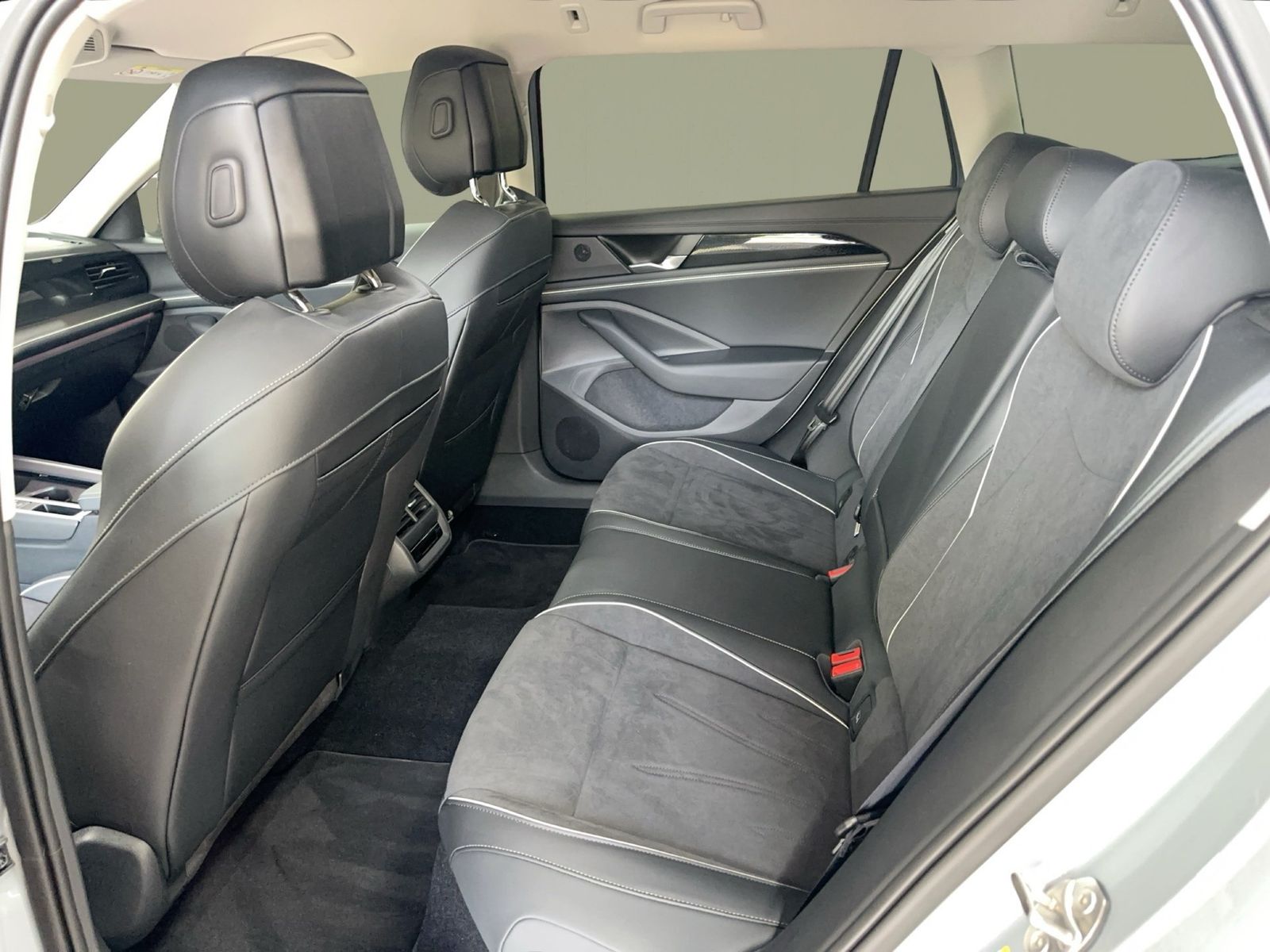 Volkswagen Passat - Bild 11