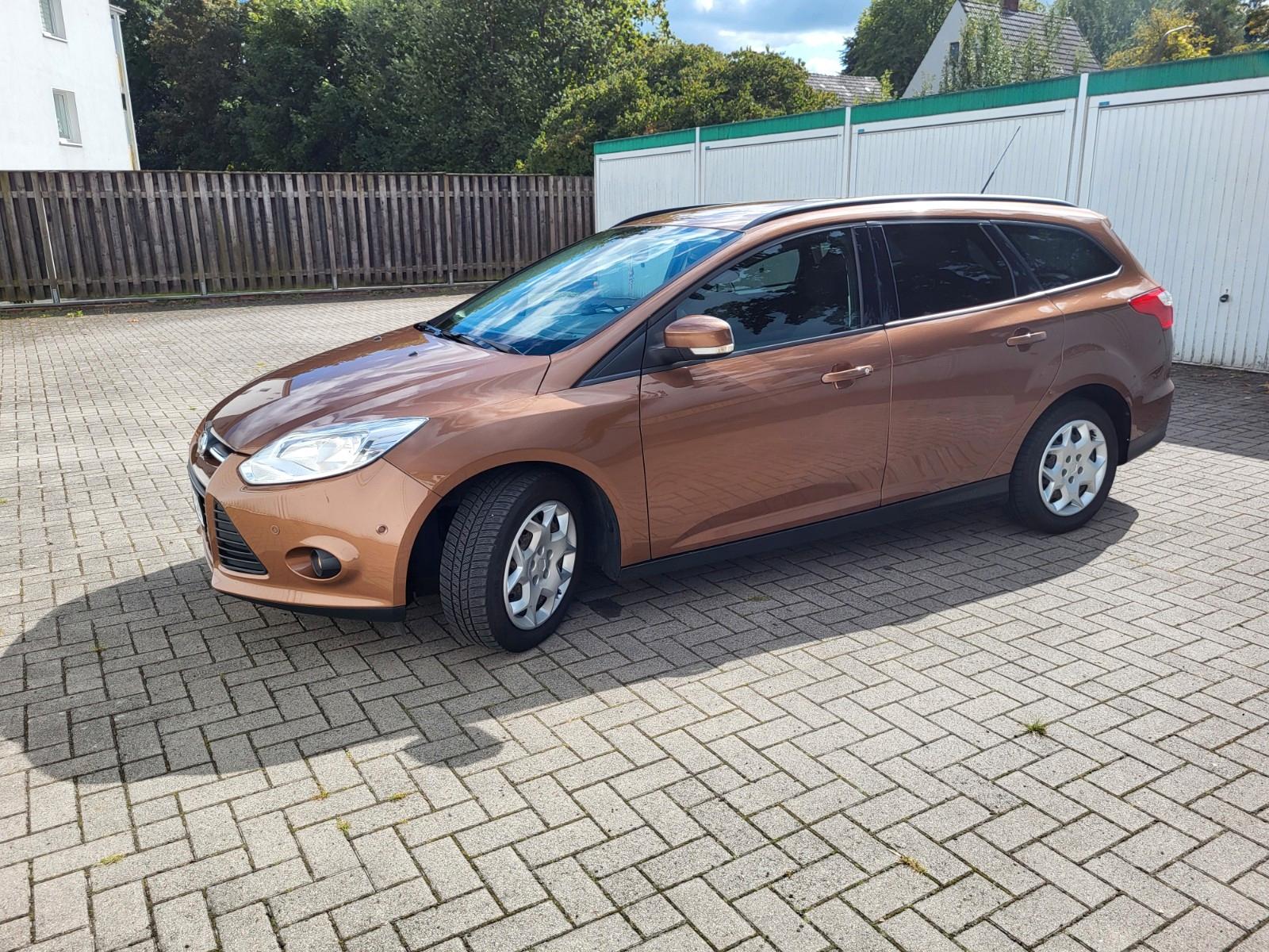 Ford Focus 2014 — салон