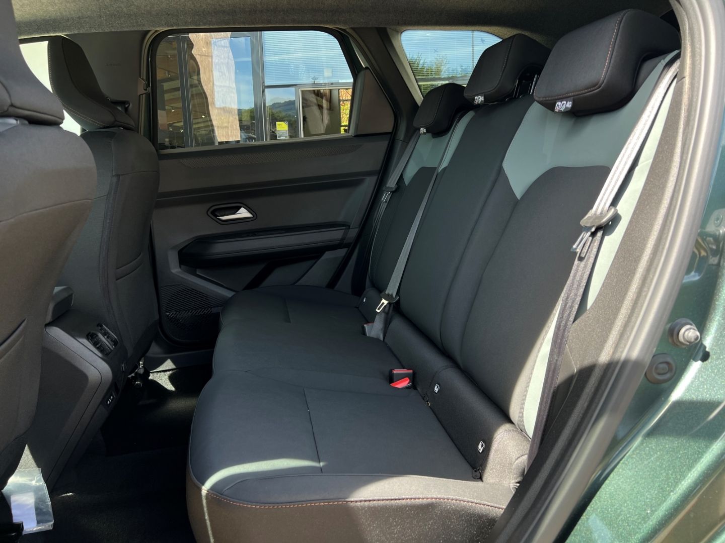 Fahrzeugabbildung Dacia Bigster Extreme HYBRID 155 El. Panodach Navi Dig