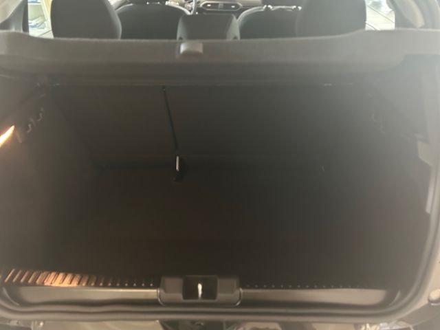Fahrzeugabbildung Dacia Sandero Essential TCe 90 Klimaanlage LED Fahrerp