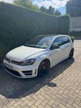 Volkswagen Golf 2.0 TSI DSG 4MOTION BMT R R - mit Benzin-Antrieb: Weiß, Panorama-Dach, Limousine