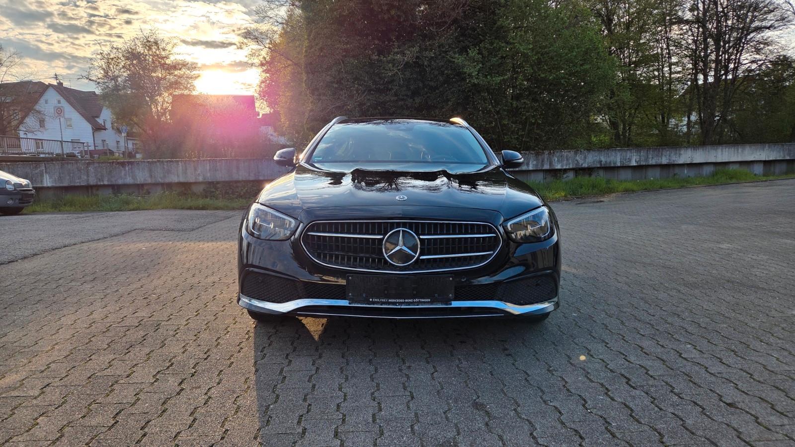 Mercedes-Benz E 200D T-Modell Navi LED Kamera Voll Fahrbereit
