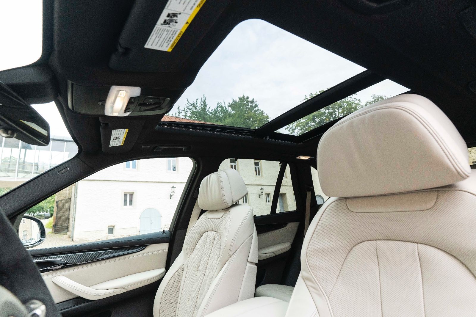 Fahrzeugabbildung BMW X5 xDrive50i Sportpaket ACC LED 360° HUD H&K