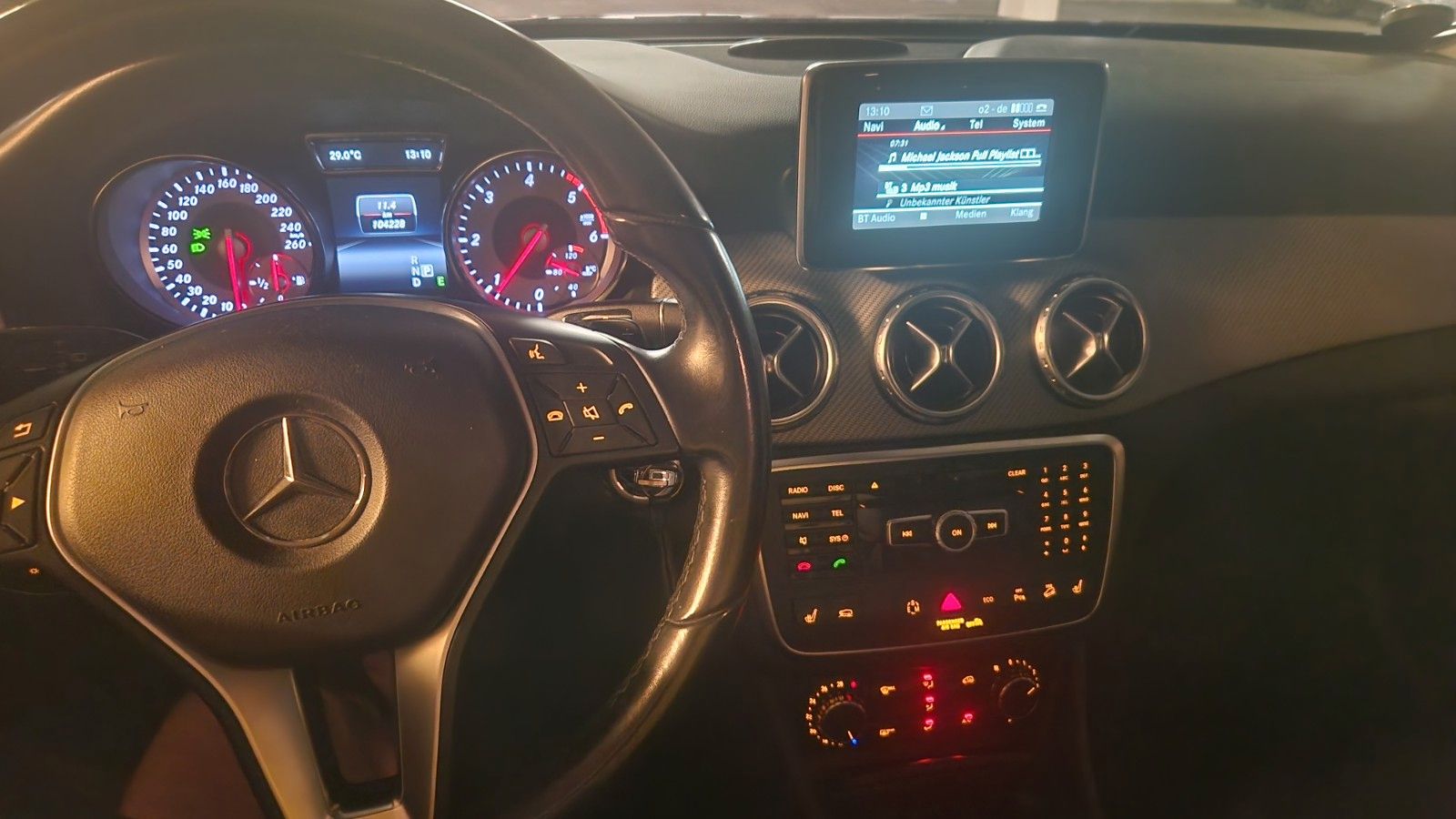 MERCEDES-BENZ GLA 220 CDI 4MATIC DCT -