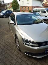 Volkswagen Jetta 2.0 TDI DSG Highline Highline - Volkswagen Jetta aus 2012 mit Diesel-Antrieb