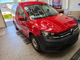 Volkswagen Caddy Maxi Trendline 1,4 TSI Rollstuhlumbau MwSt - Volkswagen Caddy Maxi mit Benzin-Antrieb