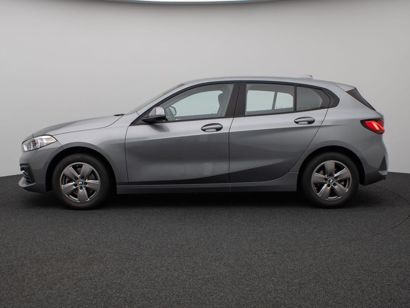 Fahrzeugabbildung BMW 118i DAB CockPitPr PDC Alarm Geschwindigkeitsreg