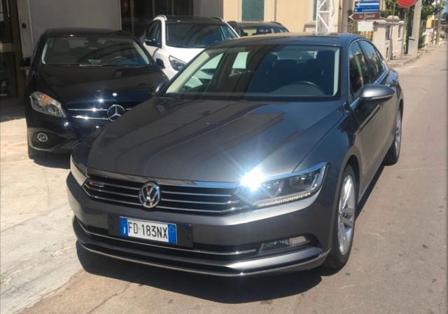 Volkswagen Passat 2.0 TDI 4MOTION Business BlueM