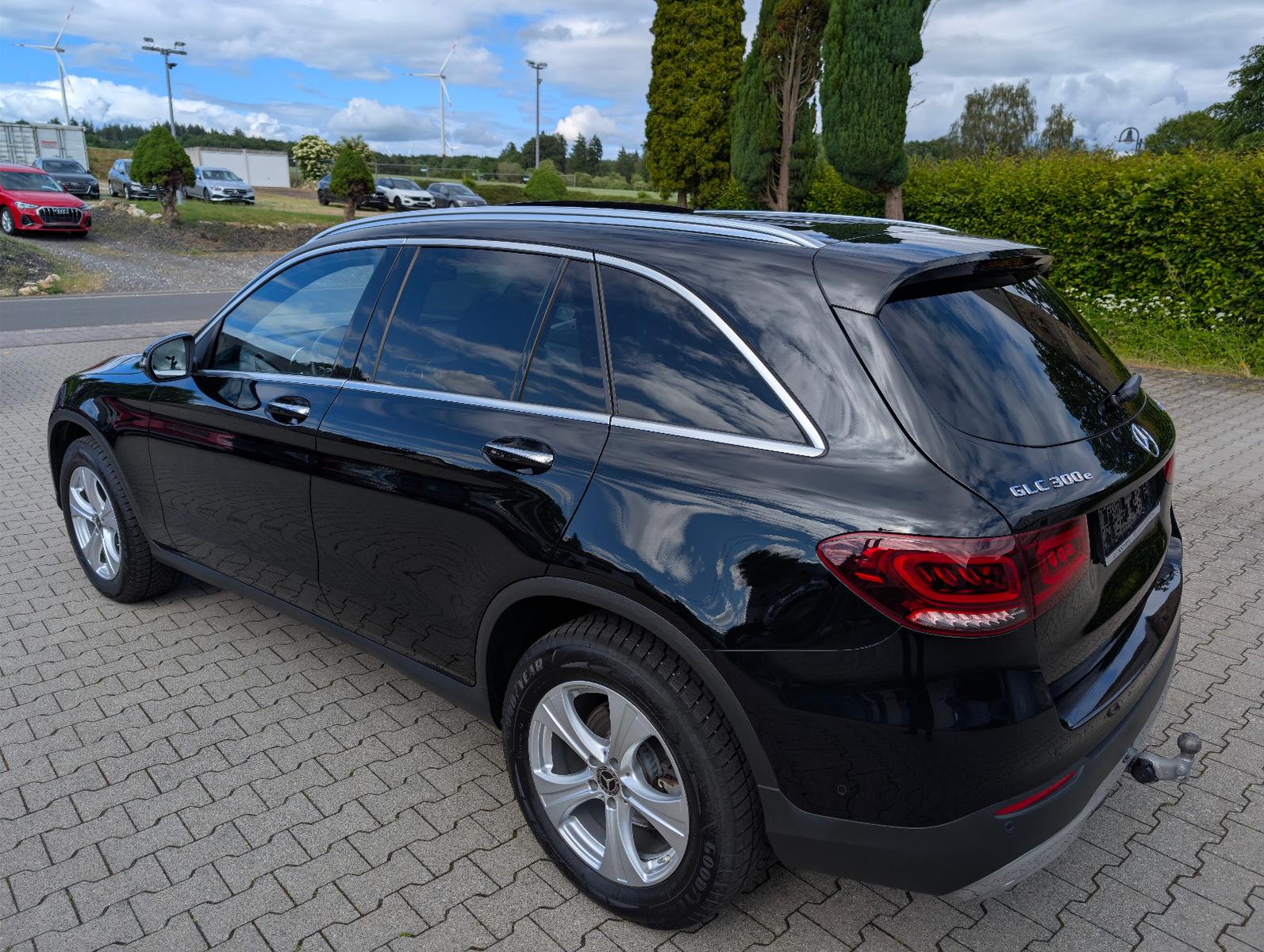 Mercedes-Benz GLC 300 e 4Matic Exclusive*AHK*Pano