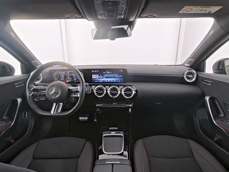 Fahrzeugabbildung Mercedes-Benz A 200 Limo*AMG*Bumester*Pano*360*Night*Multibeam