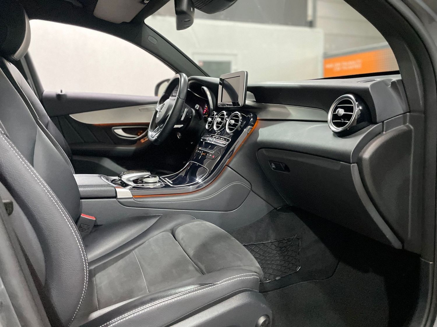 Fahrzeugabbildung Mercedes-Benz GLC 220 d 4Matic AMG RideControl#LED#360°#Ambien