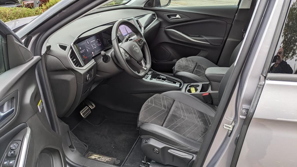 Autohaus Zimpel & Franke - Opel GRANDLAND Elegance 1.2 Turbo 96 kW 130 PS AT8 - Bild 9 Autohaus Zimpel & Franke - Opel GRANDLAND Elegance 1.2 Turbo 96 kW 130 PS AT8 - Bild 9