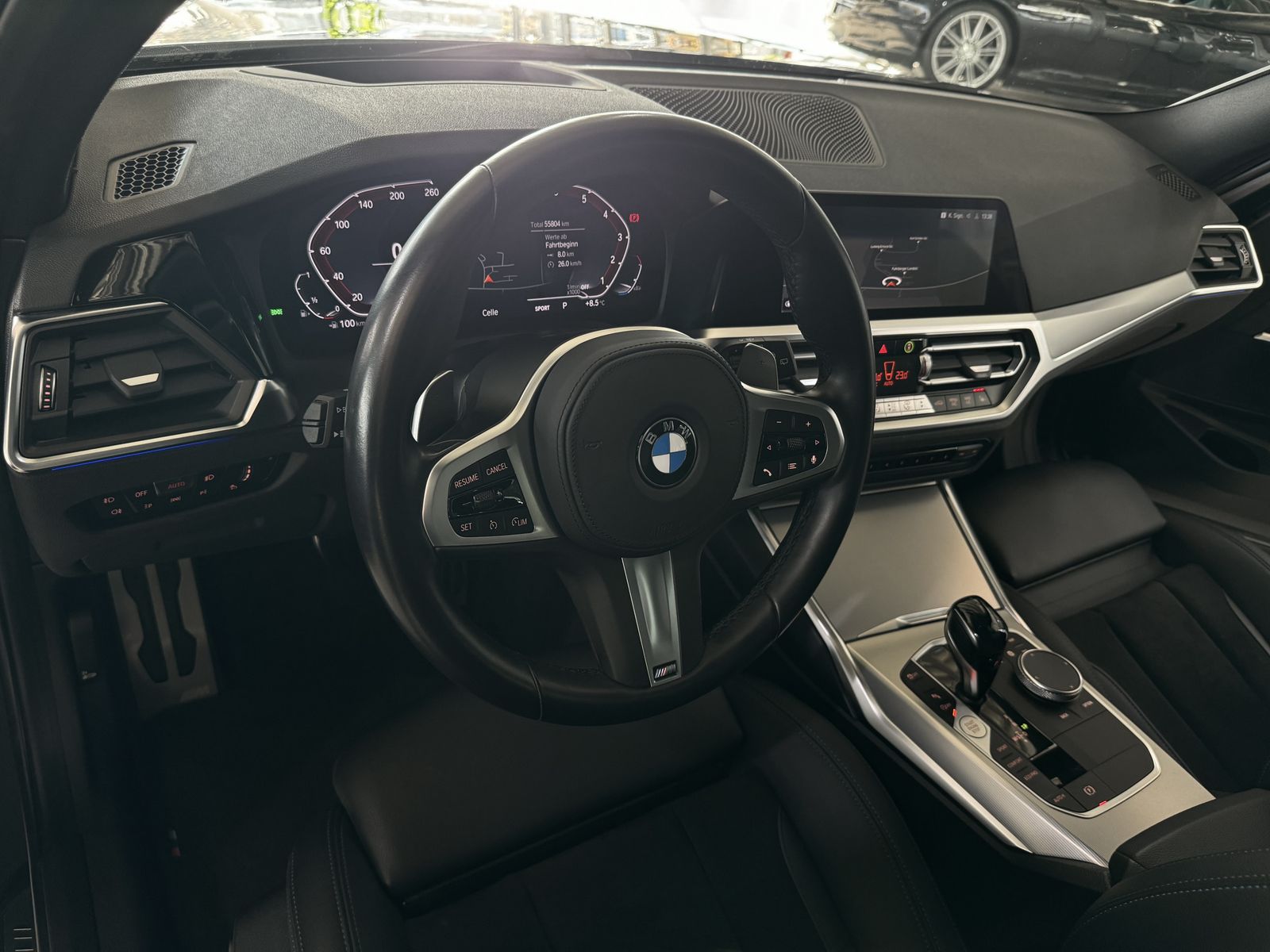 Fahrzeugabbildung BMW 330i M Sport Kamera Laser HUD DAB HiFi Komfort