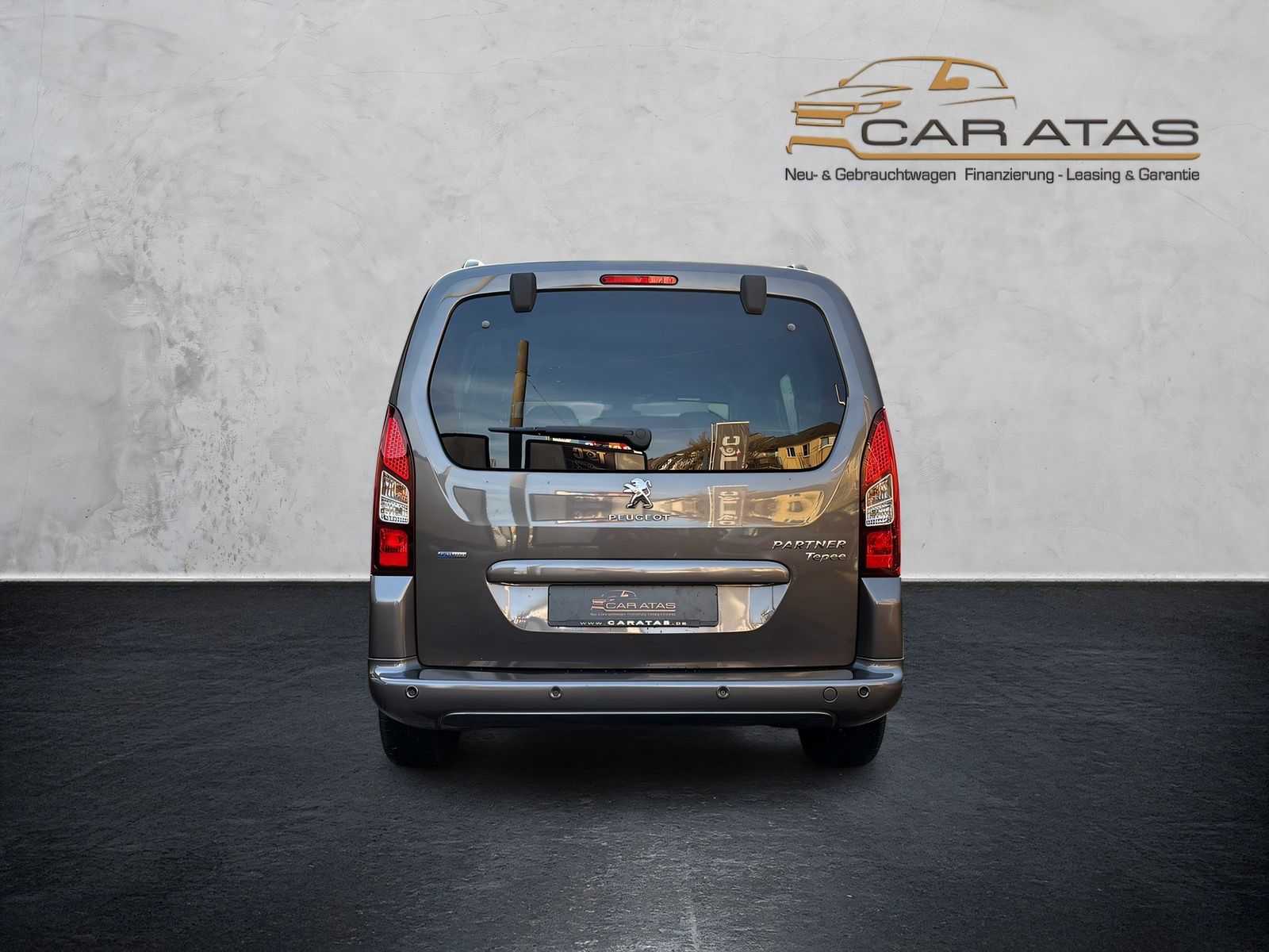 Fahrzeugabbildung Peugeot Partner Tepee Allure 1.2 Pure Tech Klimaaut.Temp