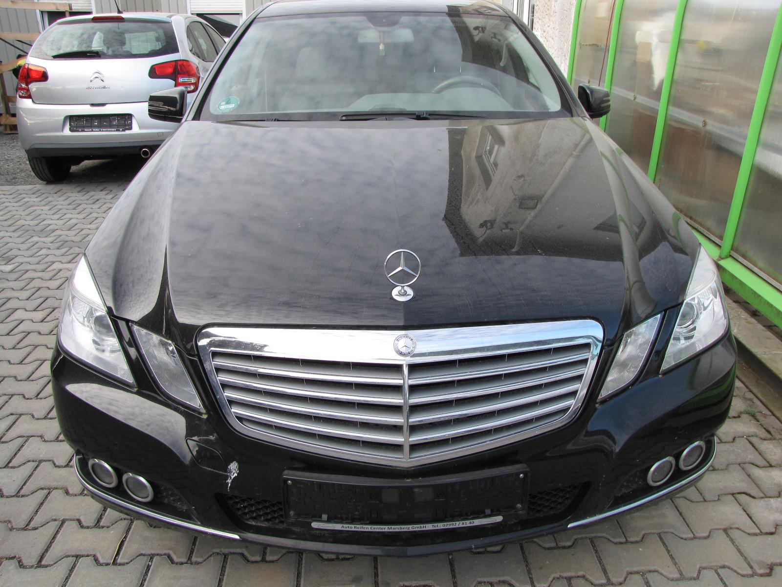 Mercedes-Benz E 220 Elegance Automatik mit Motorgeräusch
