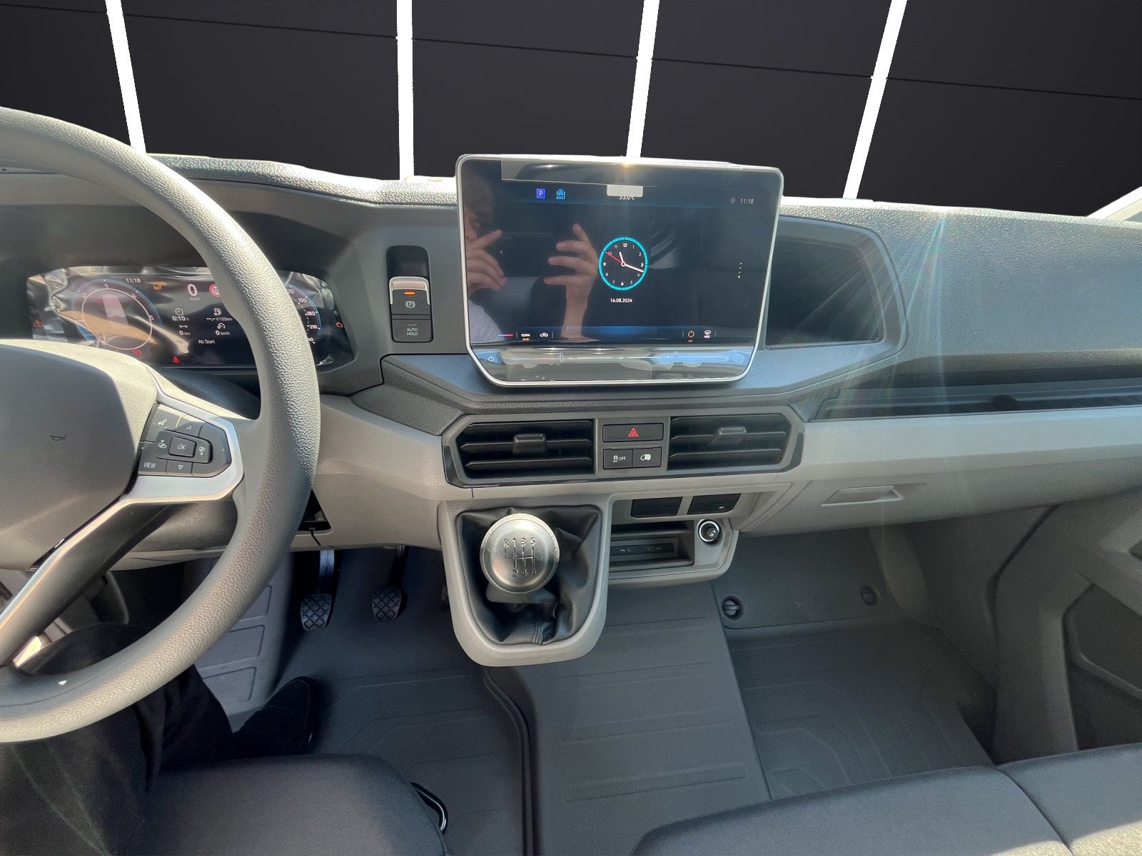 Fahrzeugabbildung Volkswagen Crafter Kasten 35 MR Klima  RFK DAB