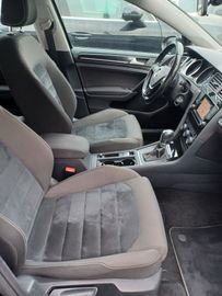 Volkswagen Golf - 12