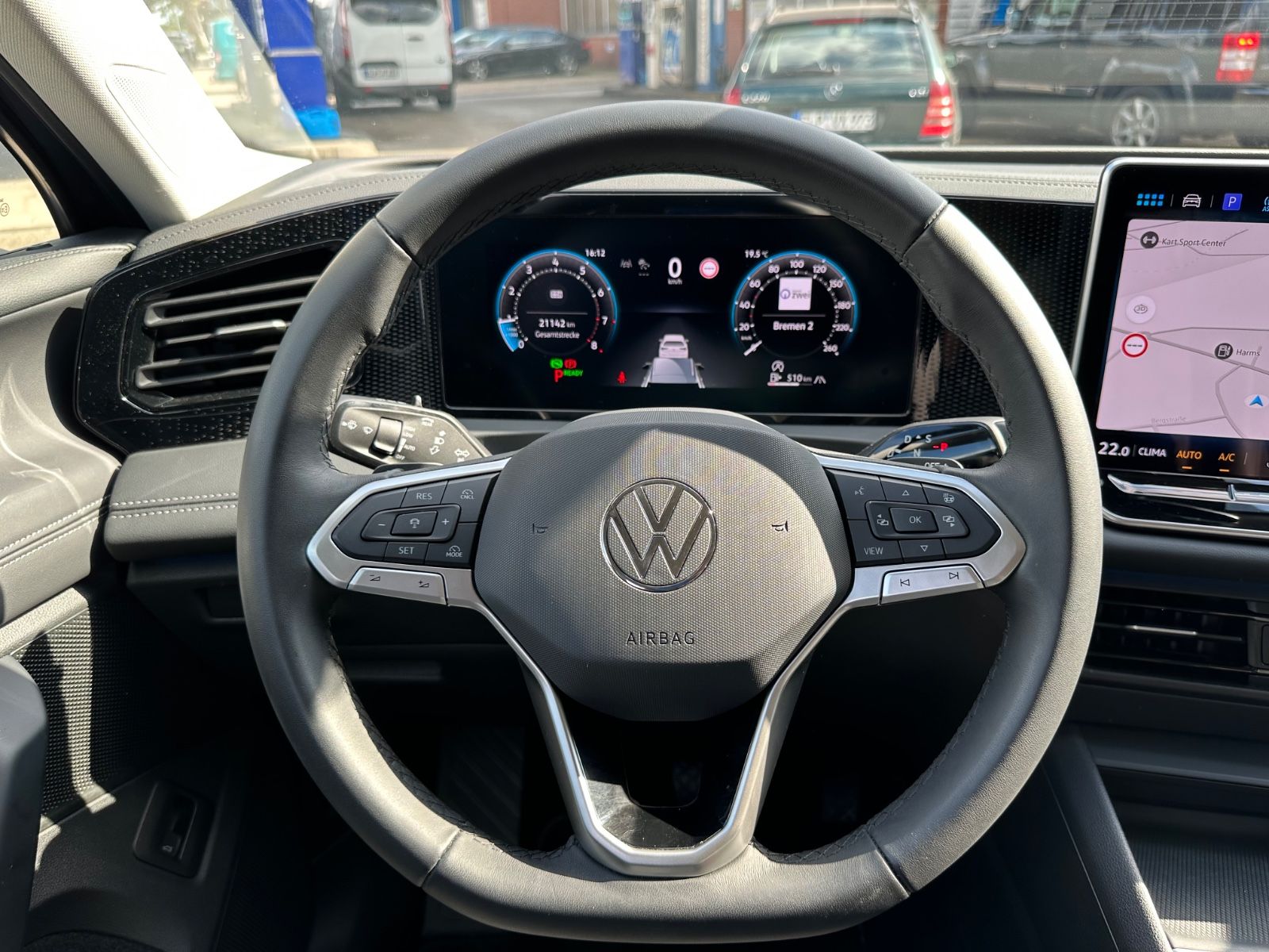 Fahrzeugabbildung Volkswagen Tiguan 1.5 eTSI Life DSG AHK/Navi/ACC/LED/SHZG