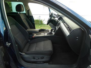 Volkswagen Passat Variant - 11