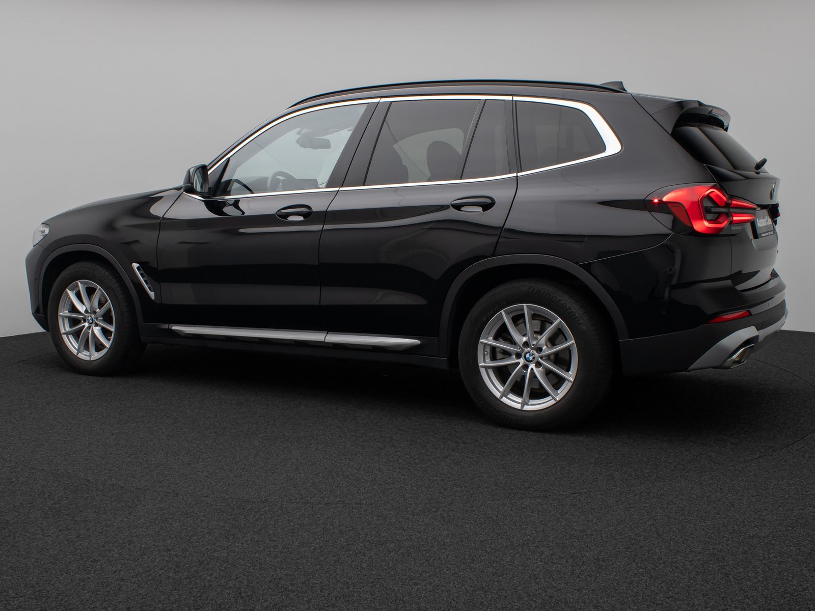 Fahrzeugabbildung BMW X3 xD20d KameraDAB HiFi Leder Alarm Sport 18Zoll
