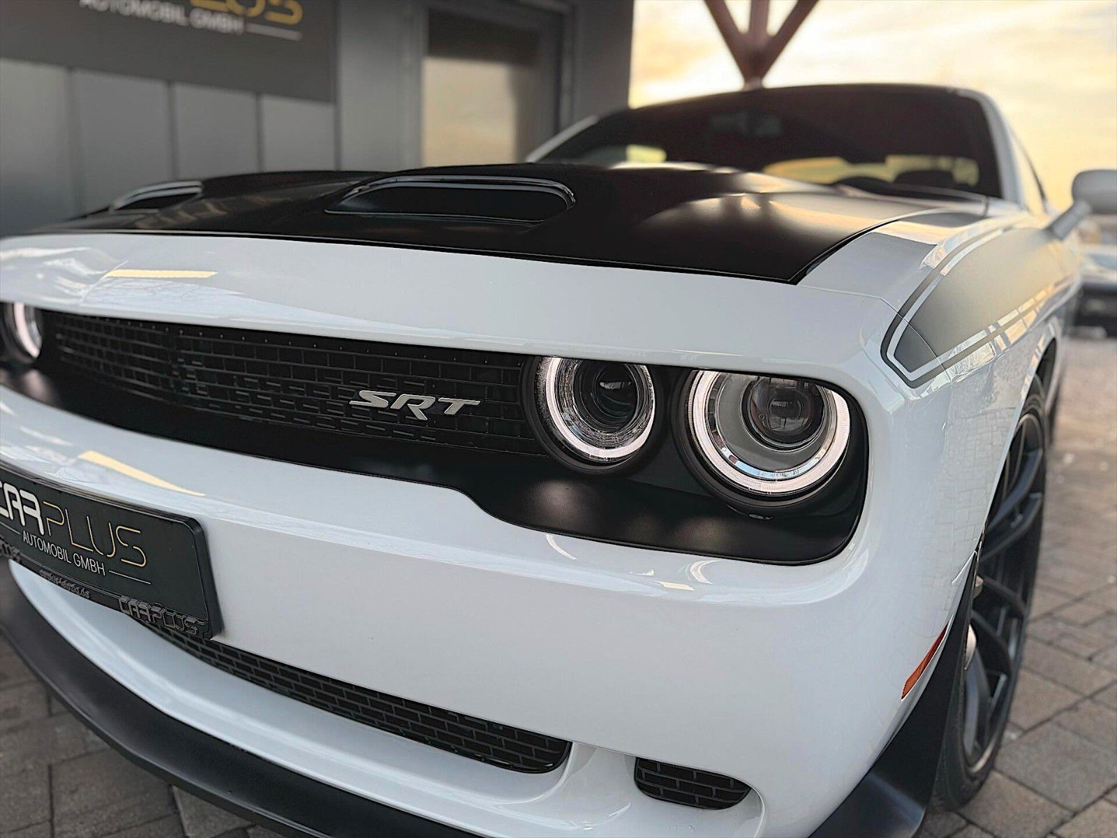 Fahrzeugabbildung Dodge Challenger 6.4 V8 SRT 392 SCAT PACK Performance