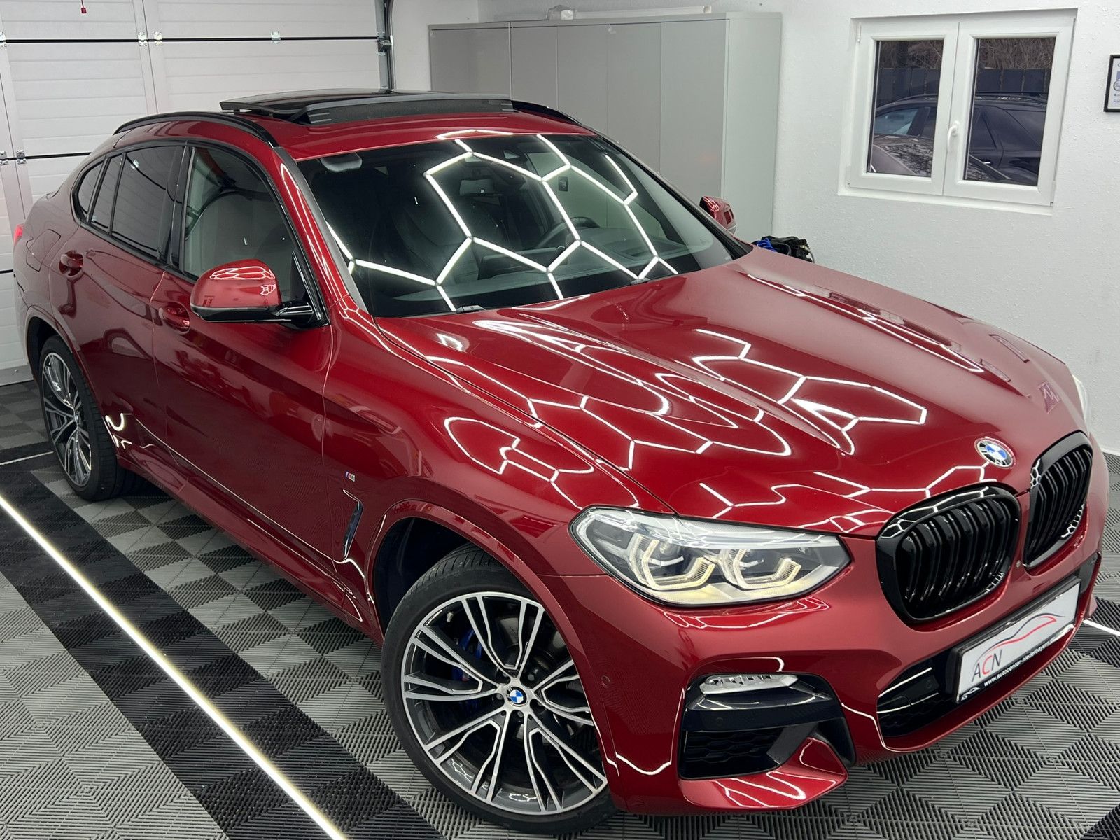 Fahrzeugabbildung BMW X4 xDrive 30 i M SPORT/AHK/ACC/LED/H&K/PANO/STHZ