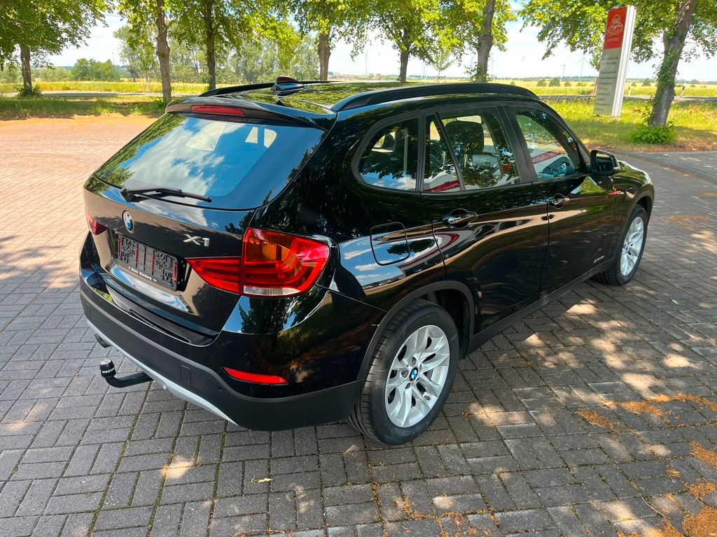 BMW X1 xDrive18d Sport Line 1-Hand - Bild 6