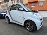 Smart ForTwo coupé 1.0 52kW mhd pearlgrey pearlgrey - Smart ForTwo: Halbautomatik