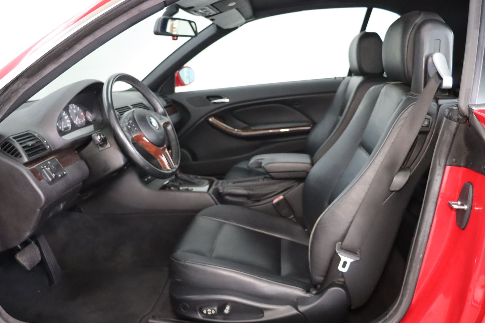Fahrzeugabbildung BMW 323 Ci Cabrio Sitzhzg. * Leder * Klimaautom.