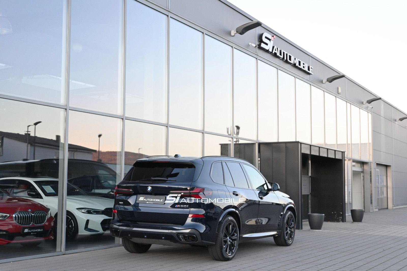 Fahrzeugabbildung BMW X5 M60i xDr. °UVP 155.609€°AHK°B&W°PROF.FAHRW.°