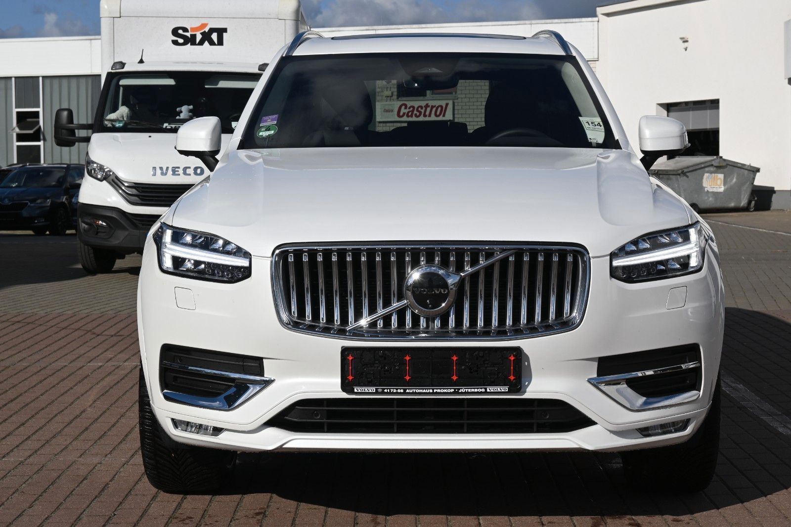 Fahrzeugabbildung Volvo XC90 B5 Bright *Stdhzg*Pano*360°*AHK*VOLL