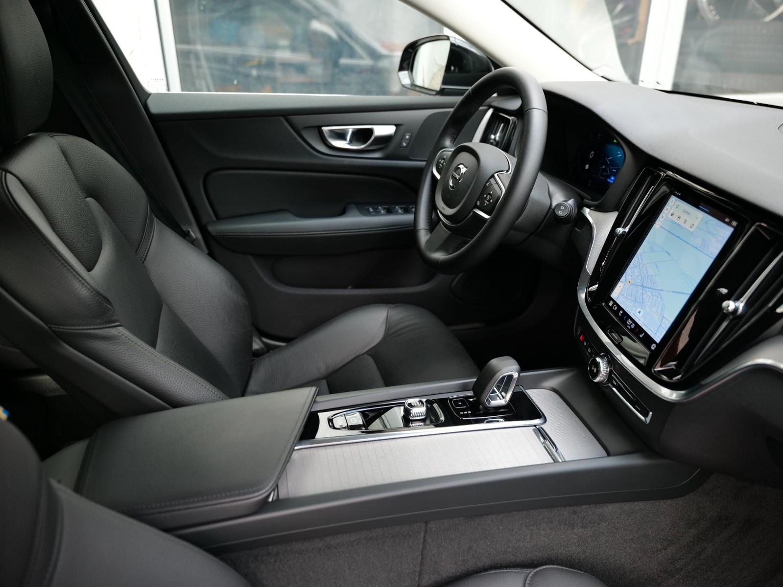 Volvo V60 B4 Core LEDER+NAVI+4xSHZ+KEYLESS+PDC+CAM, миниатюра 17