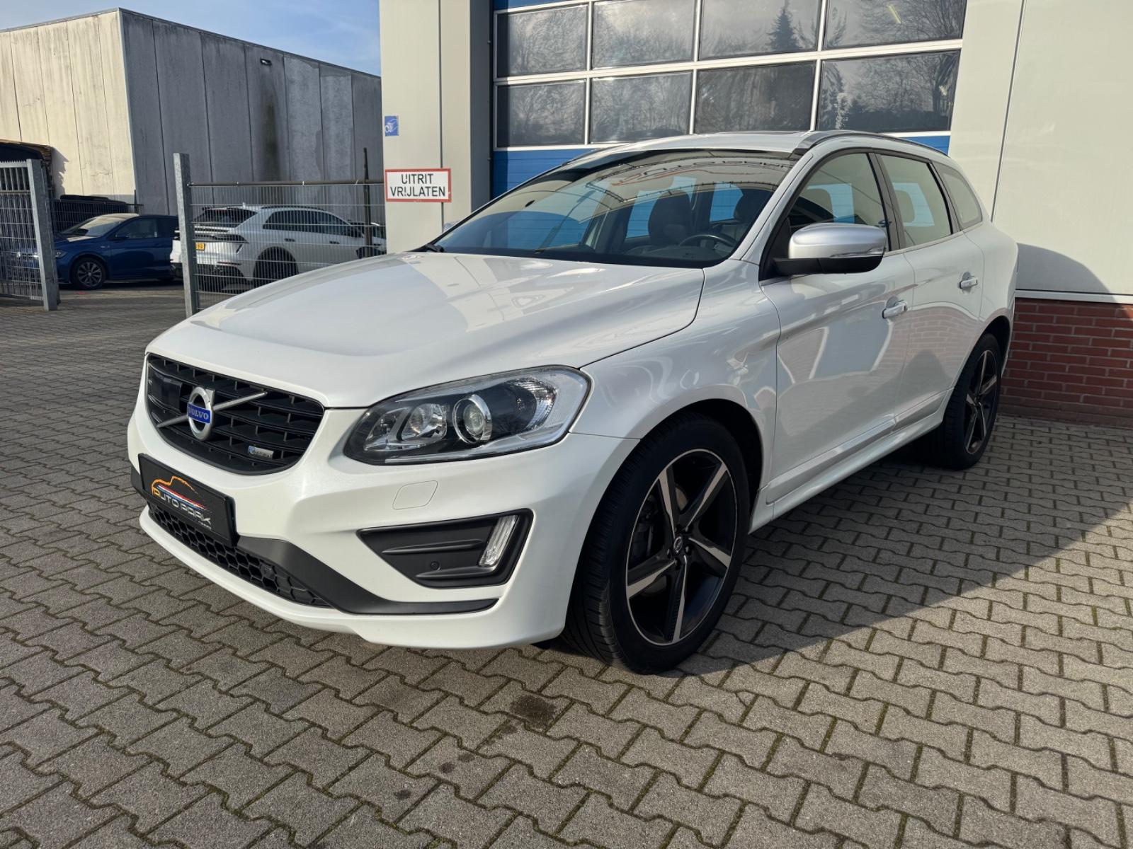 Volvo XC 60 Summum Aut. *R Design* EU6*
