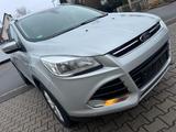 Ford Kuga Titanium - silberne Ford Kuga