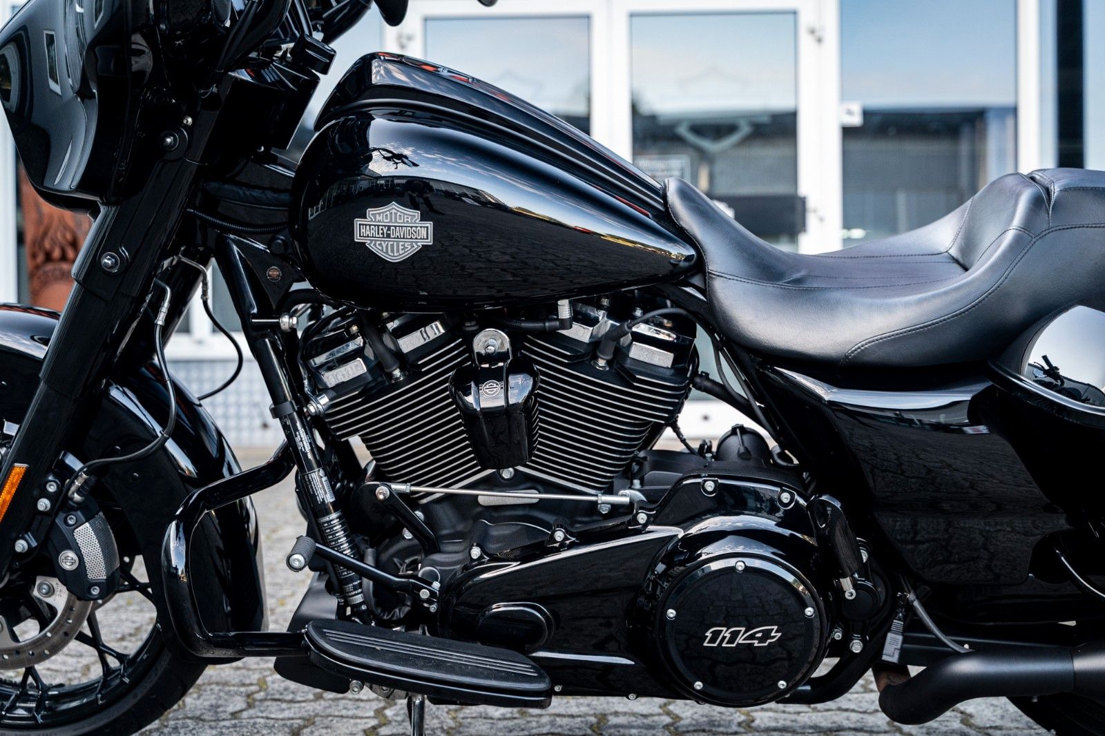Fahrzeugabbildung Harley-Davidson STREET GLIDE SPECIAL 114 CUI - JEKILL & HYDE -